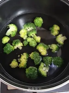 Make Shrimp balls with eggplant juice step 2