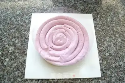 Make Chocolate blueberry naked cake step 6