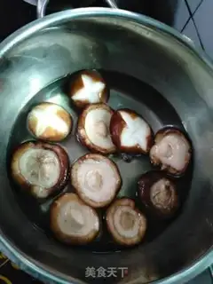 Make Red burning mushrooms step 4