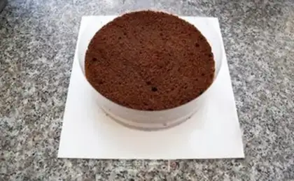 Make Chocolate blueberry naked cake step 8