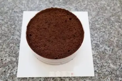 Make Chocolate blueberry naked cake step 11