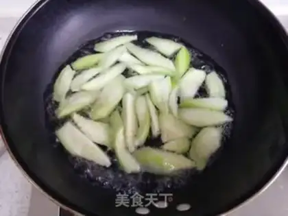Make Sour cream melon soup step 2