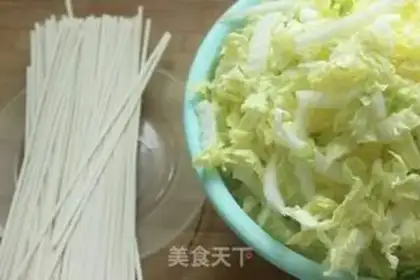 Make Big cabbage soup noodles step 0