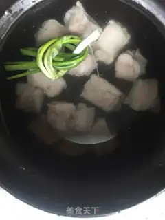 Make Mountain medicine and bone soup step 1