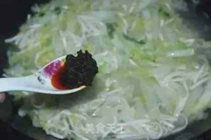 Make Big cabbage soup noodles step 5