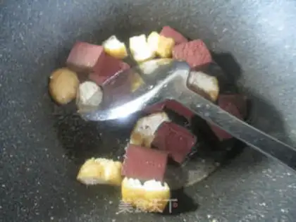 Make Soy tofu for veggied duck blood step 1