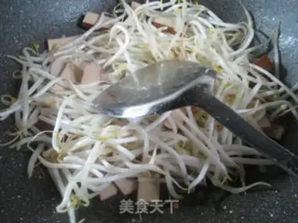 Make Egg-dry green bean sprouts step 2
