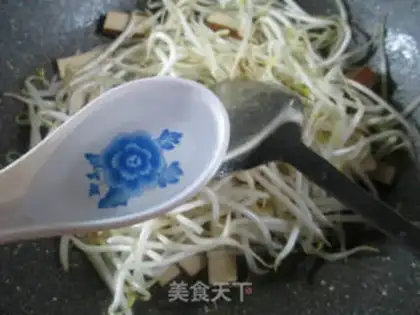 Make Egg-dry green bean sprouts step 3