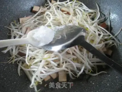 Make Egg-dry green bean sprouts step 5