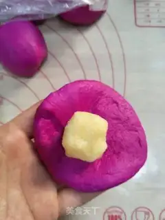 Make Flamingo coconut bread step 8