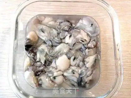 Make Oyster radish soup step 0