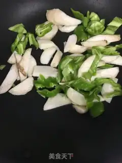 Make Pyre apricot mushroom fried fish step 4