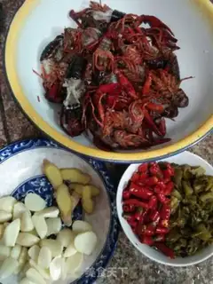 Make Sour crawfish step 0