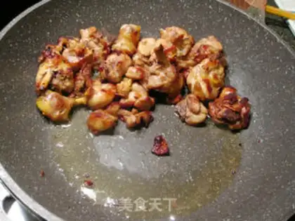 Make A dry pot with mushrooms and chicken ears step 4
