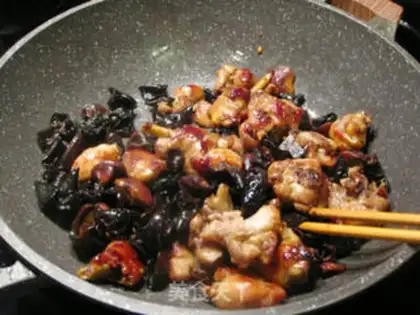 Make A dry pot with mushrooms and chicken ears step 6