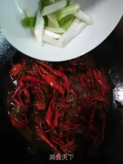 Make Sour crawfish step 7
