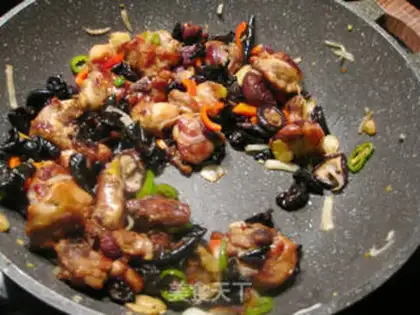 Make A dry pot with mushrooms and chicken ears step 9