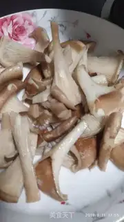 Make Chicken chops, pork mushrooms step 2