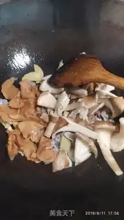 Make Chicken chops, pork mushrooms step 5