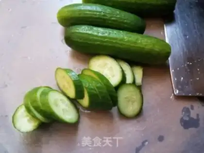 Make The cucumber molluscs step 1