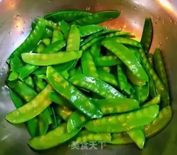 Make Weenie fried Dutch beans step 2