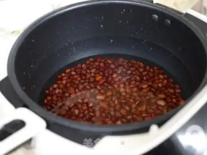 Make Red bean pie step 2