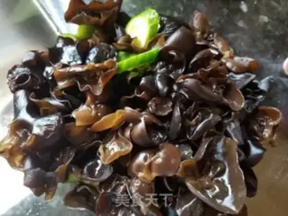 Make The cucumber molluscs step 7