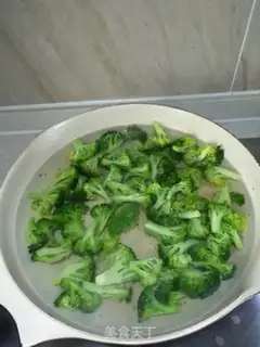Make Garlic broccoli step 3