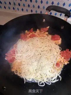 Make Tomato egg noodles step 4