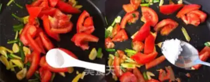 Make Tomato lobster soup step 2