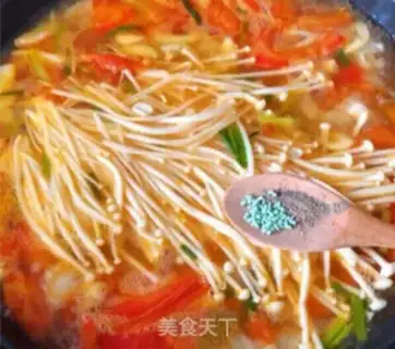 Make Tomato lobster soup step 5