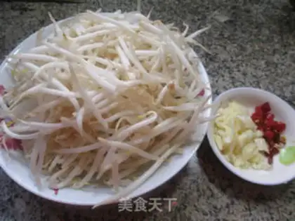 Make The green bean sprouts step 0