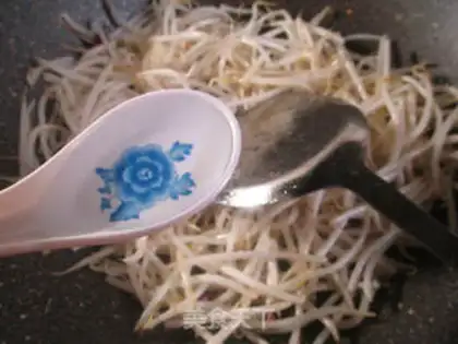 Make The green bean sprouts step 3