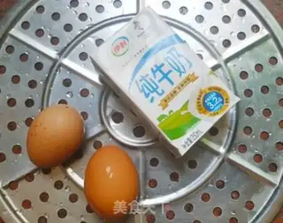 Make Milk steamed eggs step 0
