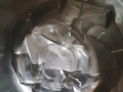 Make Rose ice powder step 0