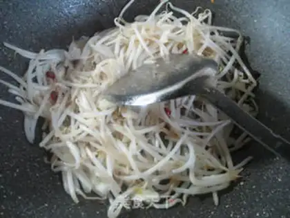 Make The green bean sprouts step 6