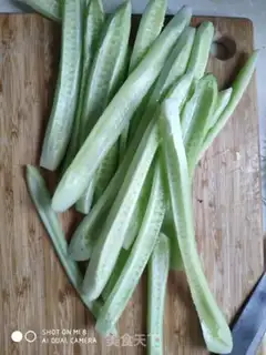 Make cucumber pickle step 1