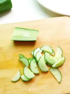 Make cucumber carrot platter step 2