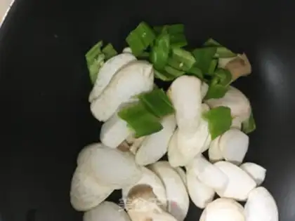 Make Pepper apricot mushrooms fired step 2