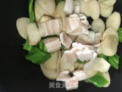 Make Pepper apricot mushrooms fired step 4
