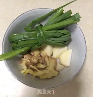 Make Soy sauce chicken step 1