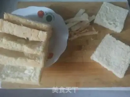 Make Toast pine rolls step 1