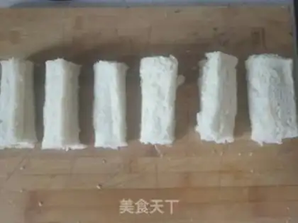 Make Toast pine rolls step 4