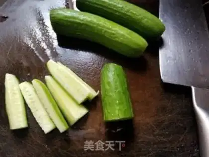 Make The mushroom cucumber fried tofu step 2