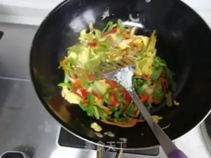 Make Duck eggs, red pepper step 4