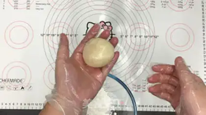 Make A saline yogurt mooncake step 10
