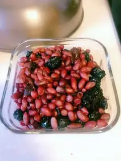Make Red wine, plum peanuts step 3