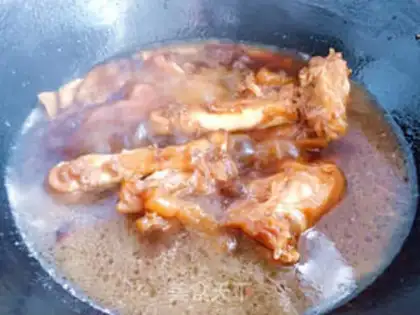 Make Cream ginger stew on pig feet step 5
