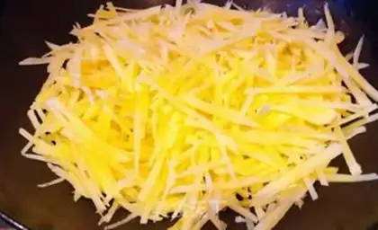 Make Shrimp fried potatoes step 4