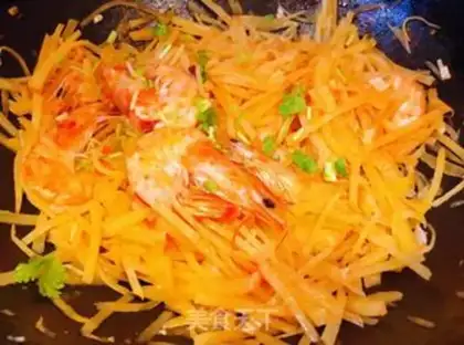 Make Shrimp fried potatoes step 7